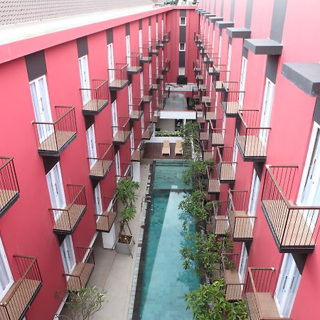 Kampi Hotel Legian Экстерьер фото