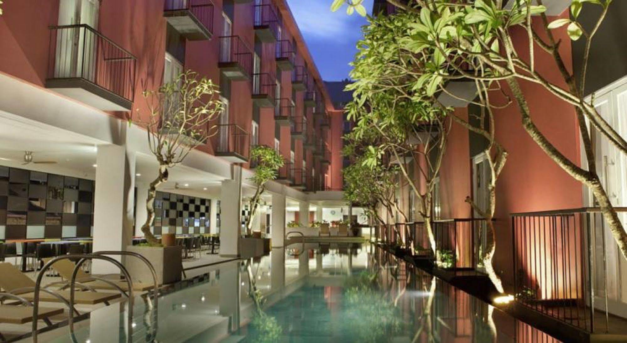 Kampi Hotel Legian Экстерьер фото
